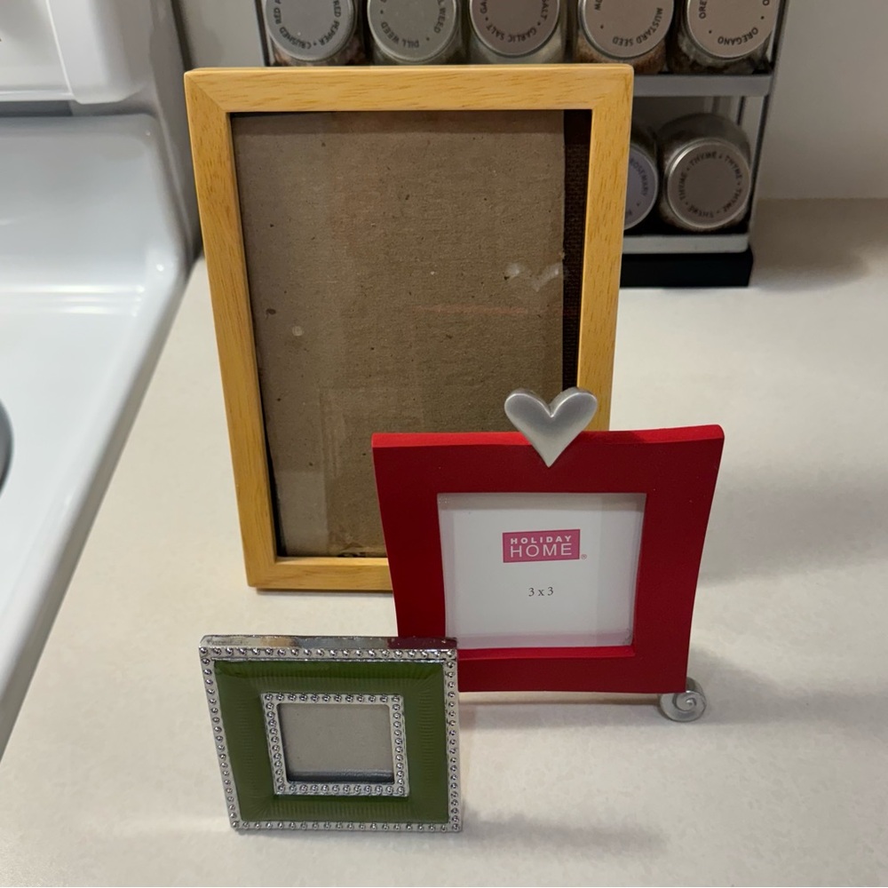 Assorted Picture Frames - [Bundle of 3]